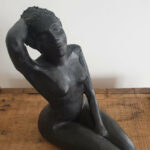 sculpture-bronze-femme-nue-devant
